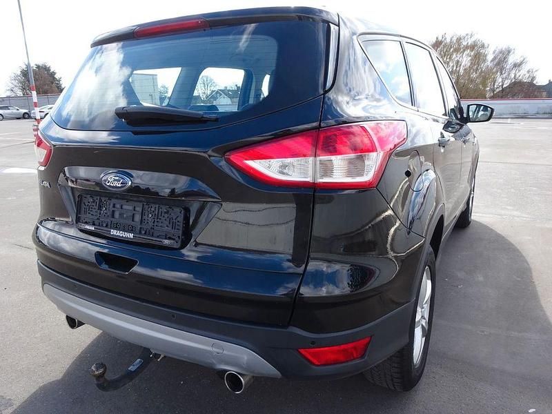 Gebraucht Ford Kuga Titanium 120 PS (88 kW) 2015 Schwarz SUV
