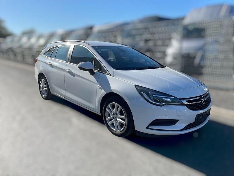 Gebraucht Opel Astra Edition 110 PS (80 kW) 2018 Weiß Kombi