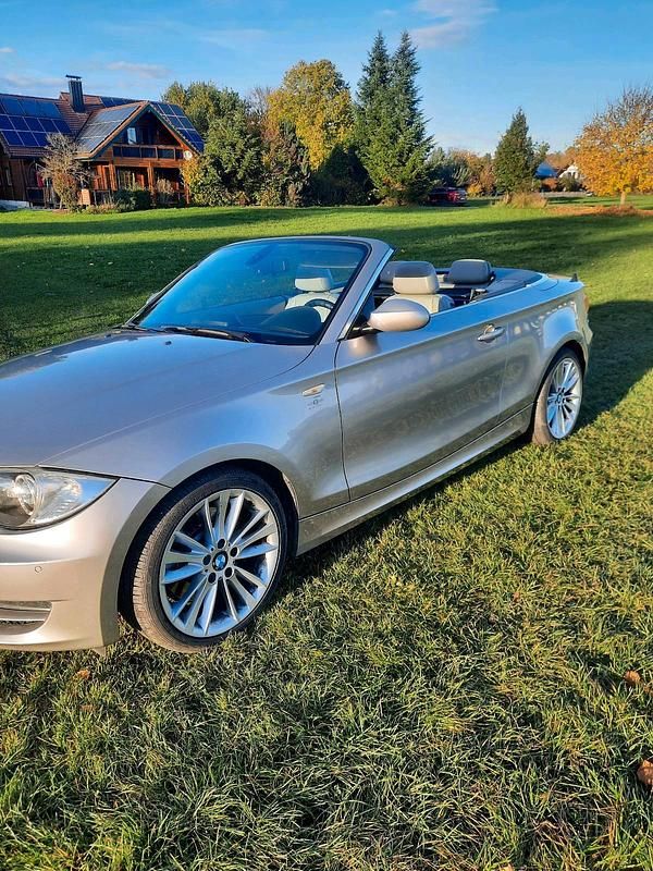 Silber Gebraucht 2009 BMW 123 Cabriolet Cabrio | 8.500 € (Fairer Preis) - Bild 1/4