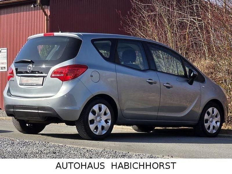 Gebraucht Opel Meriva Edition 101 PS (74 kW) 2012 Silber Van / Kleinbus