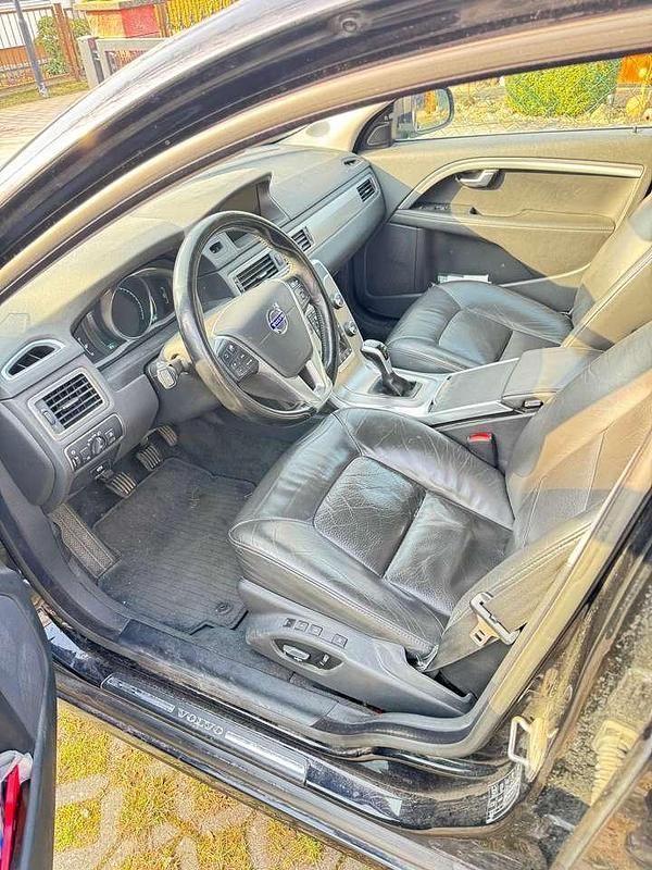 Gebraucht Volvo V70 Summum 181 PS (133 kW) 2014 Schwarz Kombi