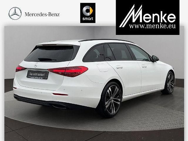 Gebraucht Mercedes C200 Avantgarde 163 PS (119 kW) 2022 Weiß Kombi