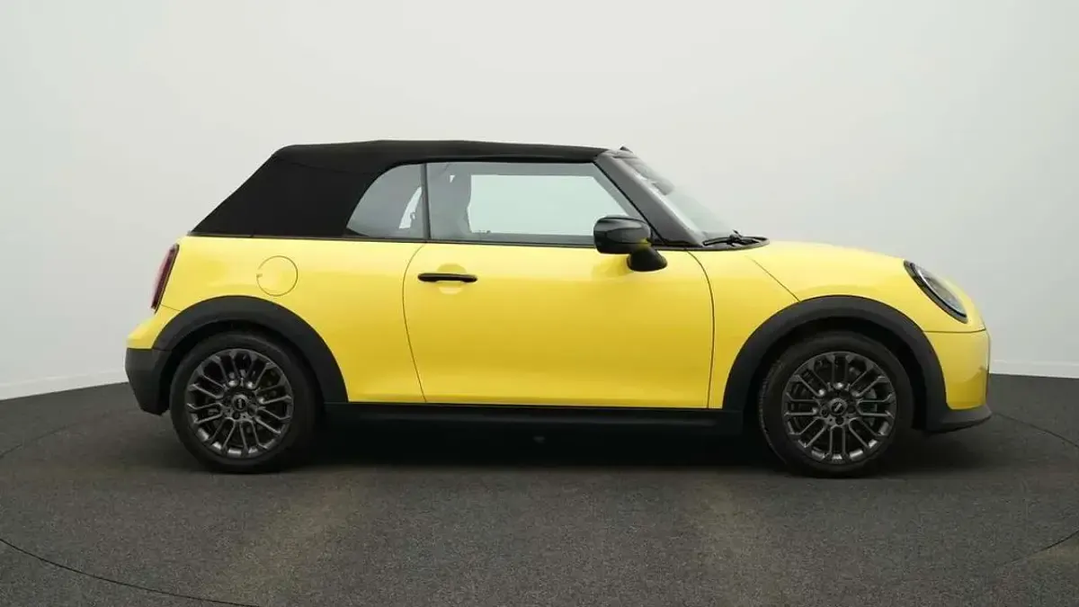Gebraucht Mini Cooper Cabriolet Classic 163 PS (119 kW) 2025 Gelb Cabrio