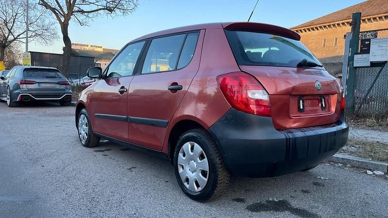 Gebraucht Skoda Fabia 85 PS (62 kW) 2009 Rot Kleinwagen