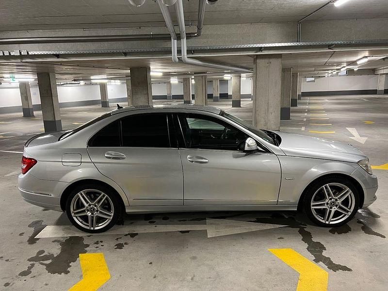 Silber Gebraucht 2008 Mercedes C200 Limousine | 7.750 € (Etwas zu teuer) - Bild 1/4