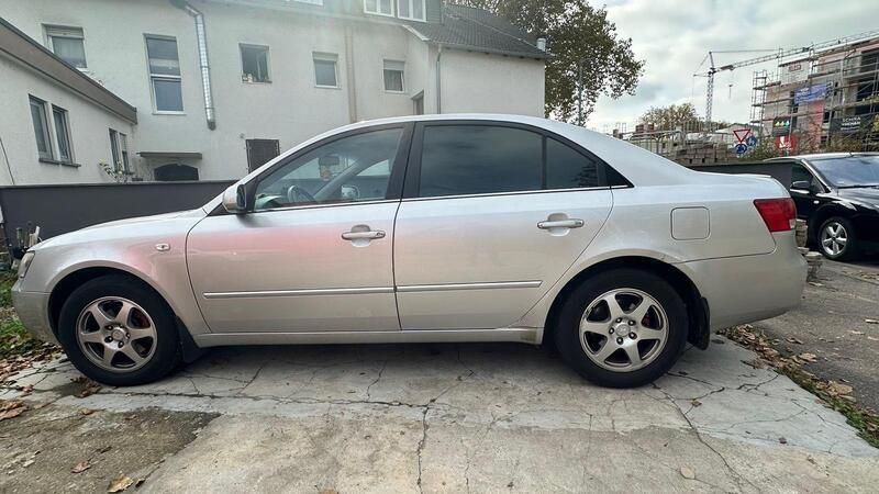Grün Gebraucht 2006 Hyundai Sonata Limousine | 1.700 € - Bild 1/4