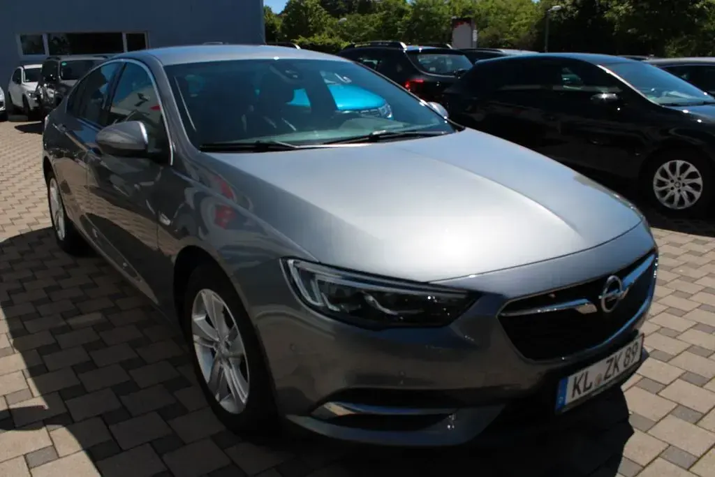 Gebraucht Opel Insignia Innovation 140 PS (102 kW) 2018 Grau Limousine