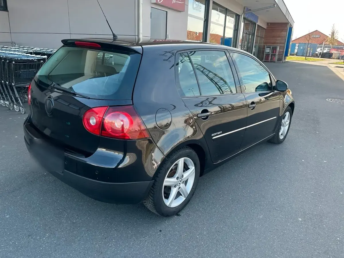 Brugt VW Golf V 105 HK (77 kW) 2008 Sort Hatchback