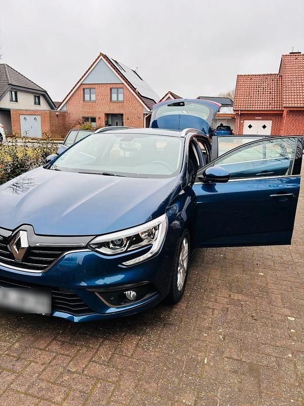 Gebraucht Renault Mégane GrandTour Bose Edition 132 PS (97 kW) 2017 Blau Kombi