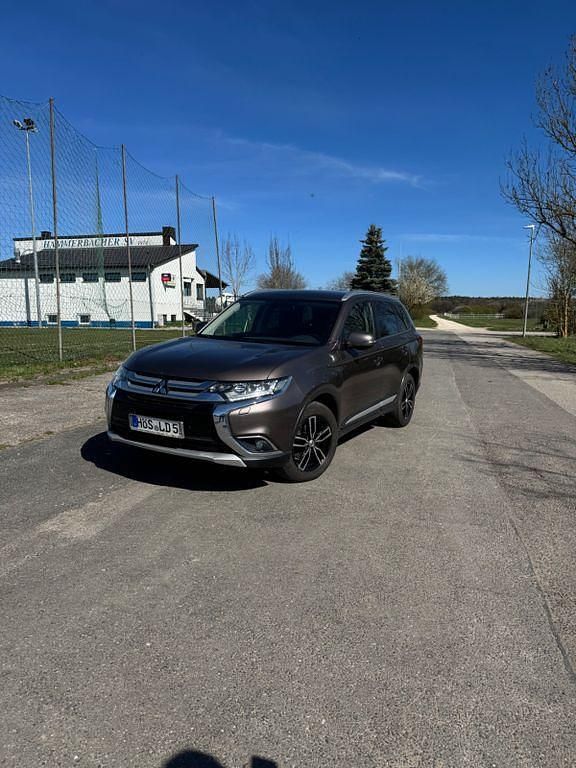 Gebraucht Mitsubishi Outlander 150 PS (110 kW) 2017 SUV