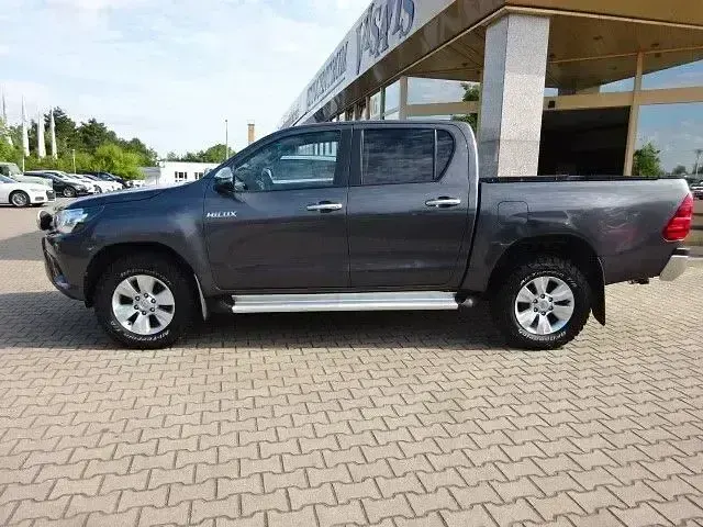Gebraucht Toyota HiLux Comfort 150 PS (110 kW) 2018 Grau Pickup