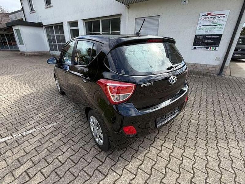 Gebraucht Hyundai i10 Style 87 PS (63 kW) 2016 Schwarz Kleinwagen