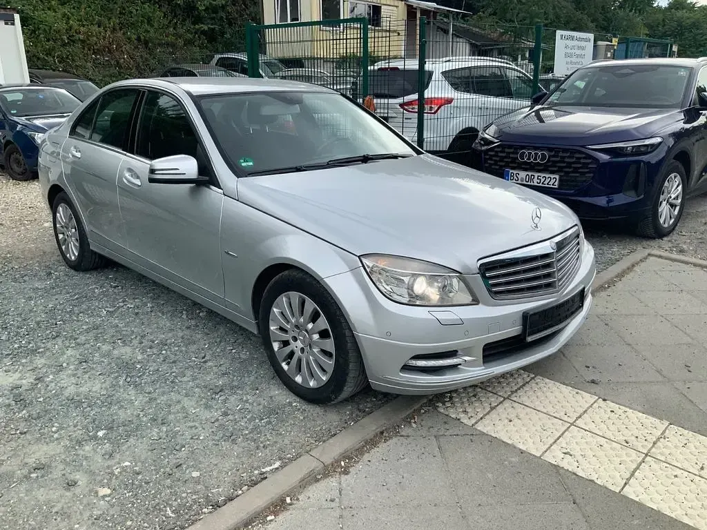 Gebraucht Mercedes C200 136 PS (100 kW) 2010 Silber Limousine