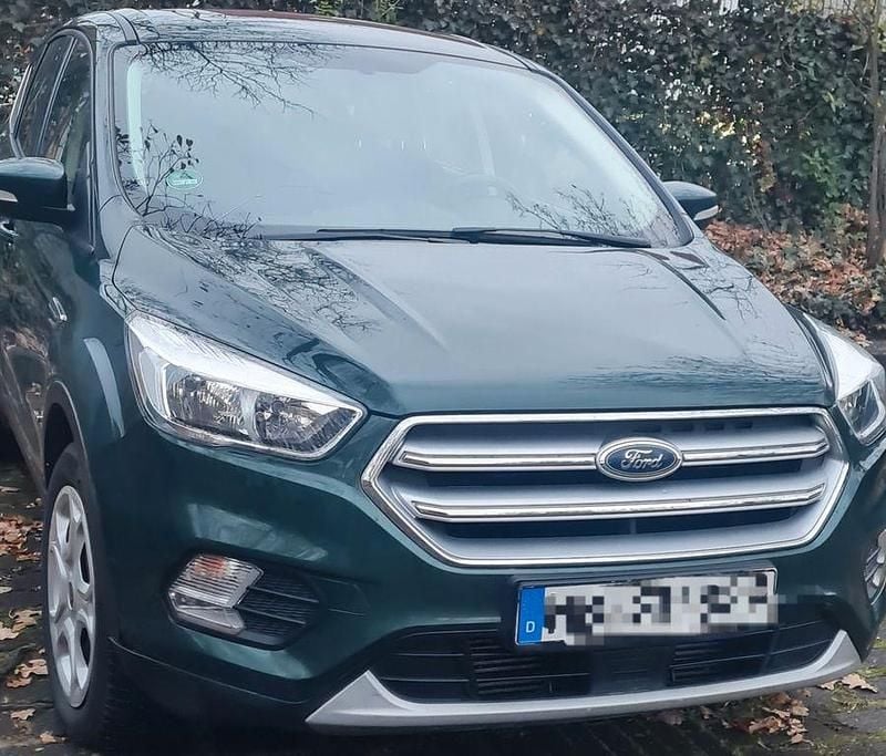 Second-hand Ford Kuga 150 CP (110 kW) 2018 Verde SUV