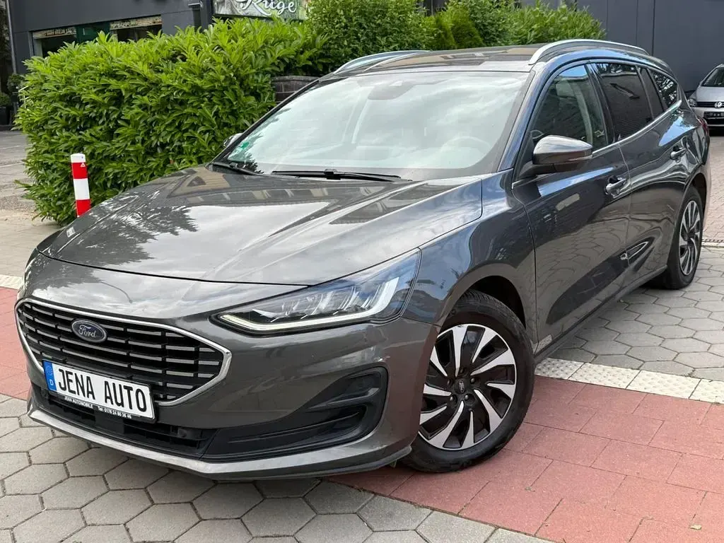 Gebraucht Ford Focus Titanium 120 PS (88 kW) 2022 Grau Kombi