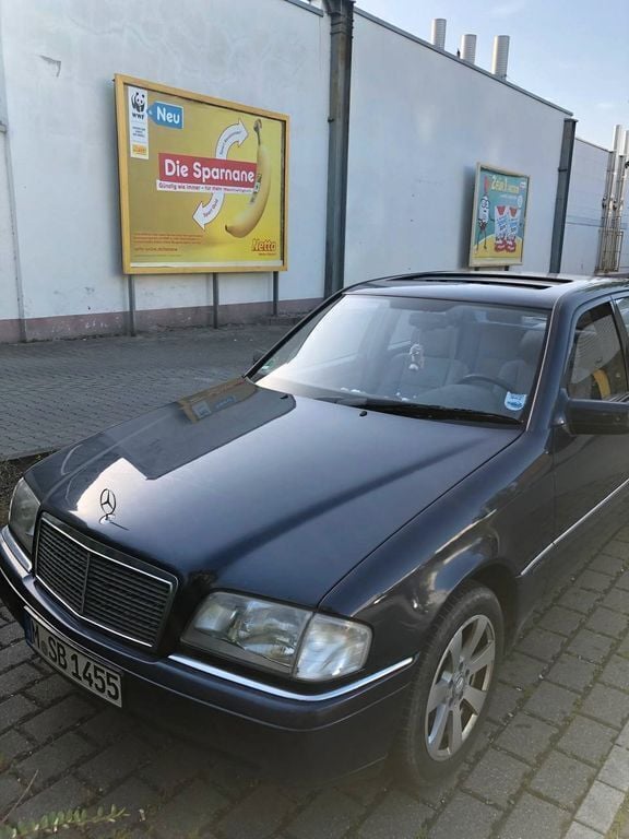 Blau Gebraucht 1995 Mercedes C180 Elegance Limousine | 2.100 € - Bild 1/4