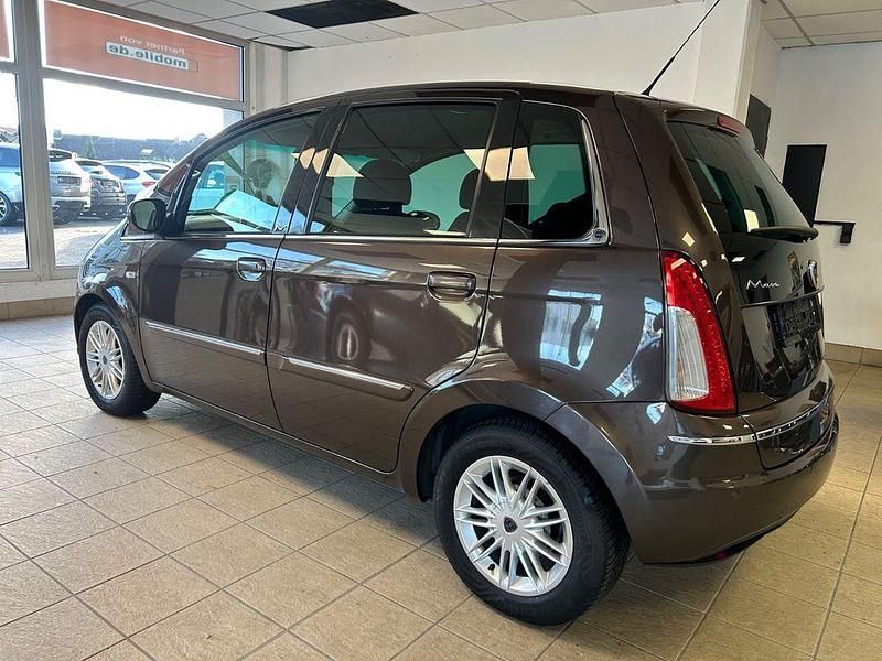 Gebraucht Lancia Musa 95 PS (69 kW) 2011 Braun Van / Kleinbus