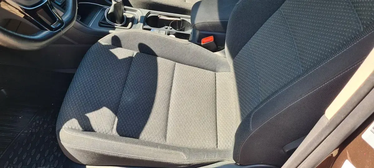 Gebraucht VW Touran Trendline 110 PS (80 kW) 2016 Braun Van / Kleinbus