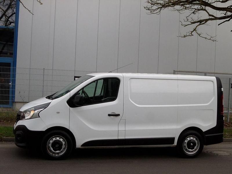 Gebraucht Renault Trafic Komfort 95 PS (69 kW) 2017 Weiß Van / Kleinbus