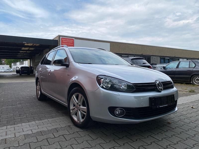 Silber Gebraucht 2012 VW Golf VI Match Kombi | 4.950 € (Guter Preis) - Bild 1/4