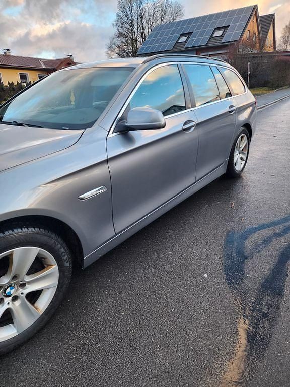 Gebraucht BMW 520 184 PS (135 kW) 2013 Grau Kombi