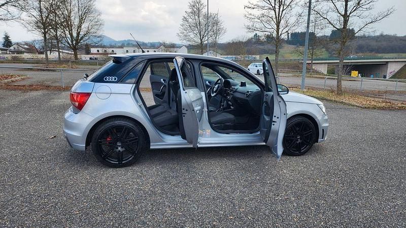 Gebraucht Audi A1 Sportback Admired 86 PS (63 kW) 2014 Silber Kleinwagen