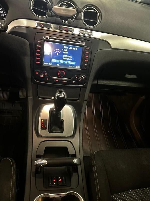 Gebraucht Ford S-MAX S 150 PS (110 kW) 2012 Weiß Van / Kleinbus