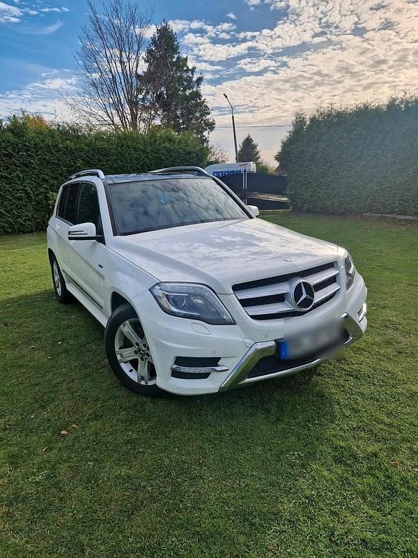 Weiß Gebraucht 2012 Mercedes GLK220 AMG SUV | 12.750 € (Superpreis) - Bild 1/4
