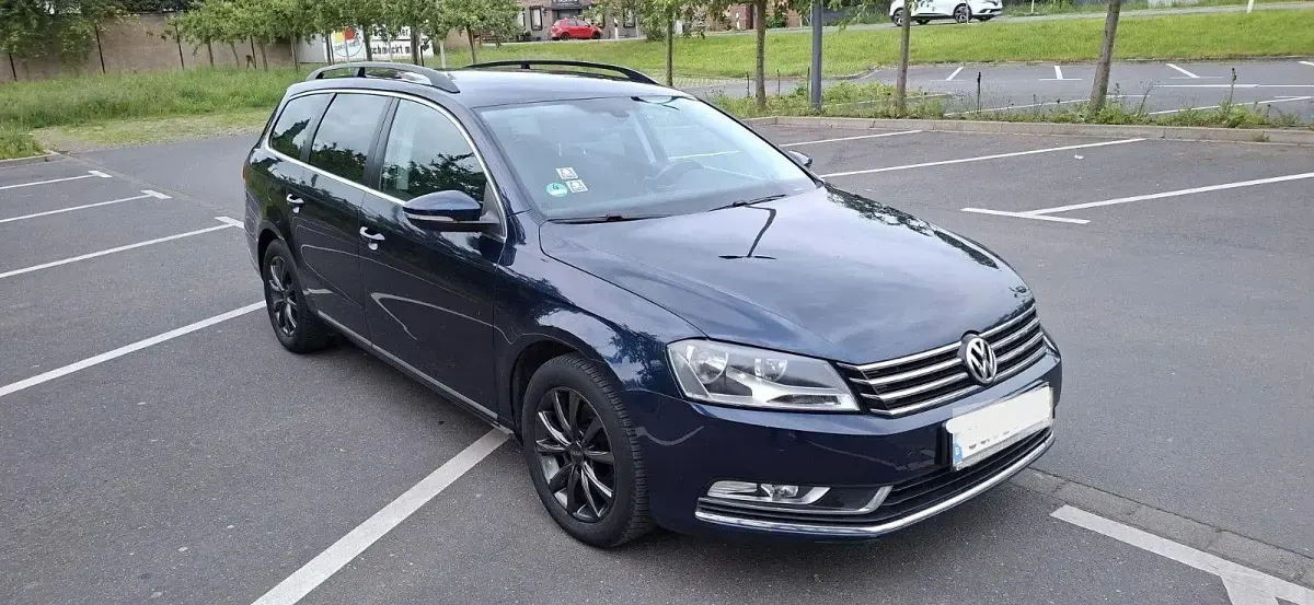 Gebraucht VW Passat Comfortline 140 PS (102 kW) 2011 Blau Kombi