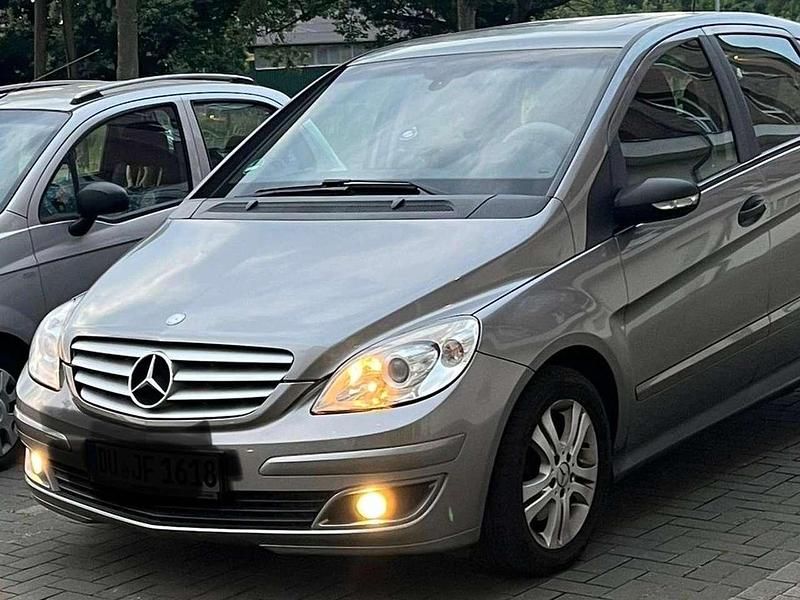 Grau Gebraucht 2005 Mercedes B200 Van / Kleinbus | 2.450 € (Superpreis) - Bild 1/4