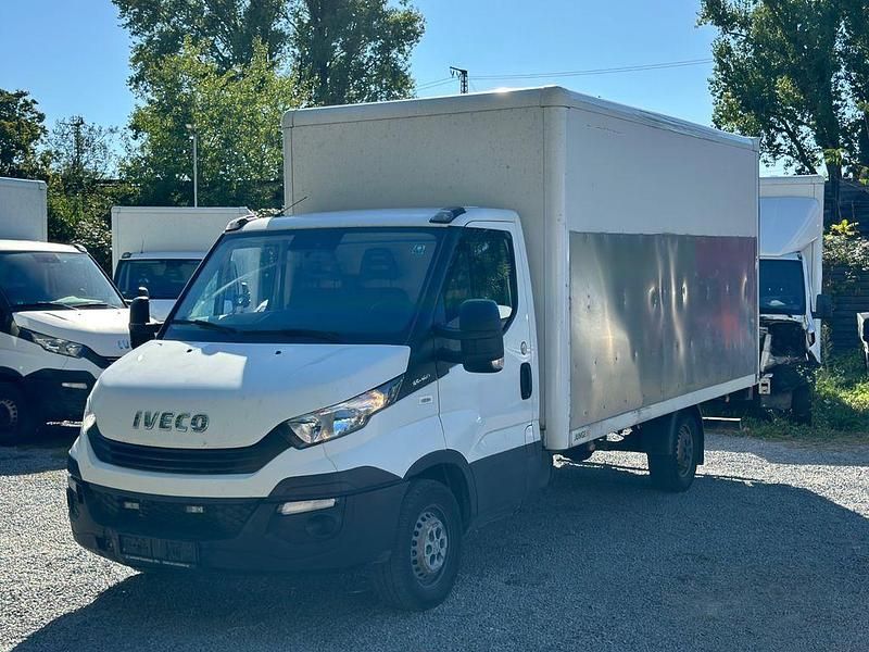 Weiß Gebraucht 2019 Iveco Daily Van / Kleinbus | 12.990 € (Fairer Preis) - Bild 1/4