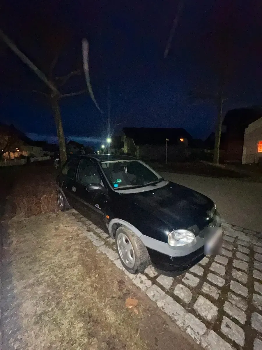 Używany Opel Corsa 60 KM (44 kW) 1997 Czarny Hatchback