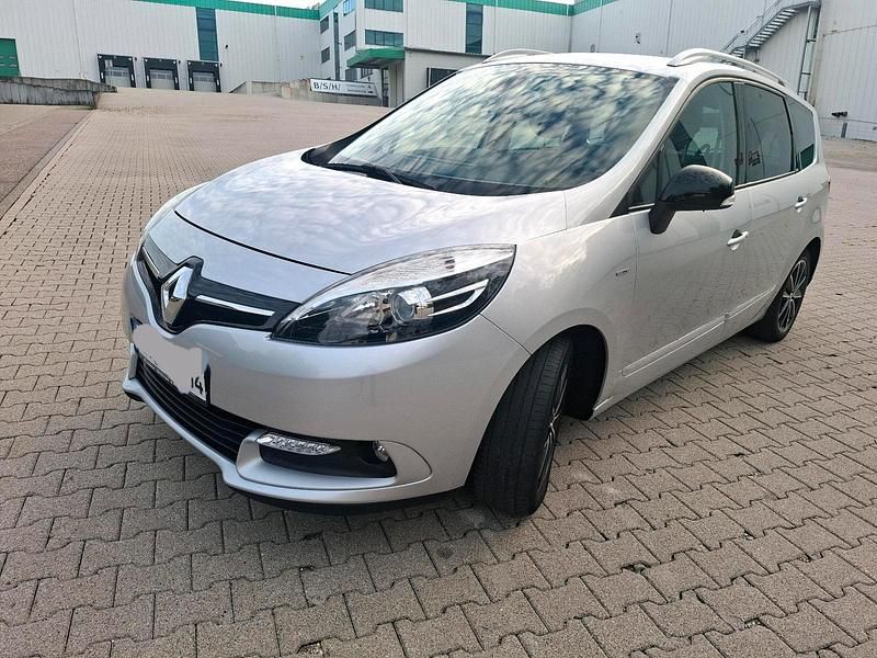Grün Gebraucht 2013 Renault Grand Scénic III Van / Kleinbus | 7.800 € (Etwas zu teuer) - Bild 1/4