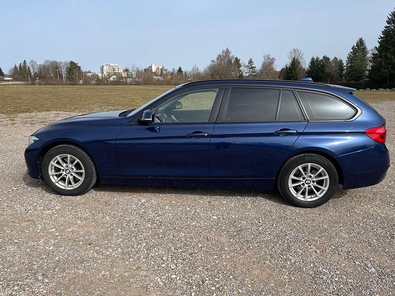 Gebraucht BMW 320 190 PS (139 kW) 2017 Blau Kombi