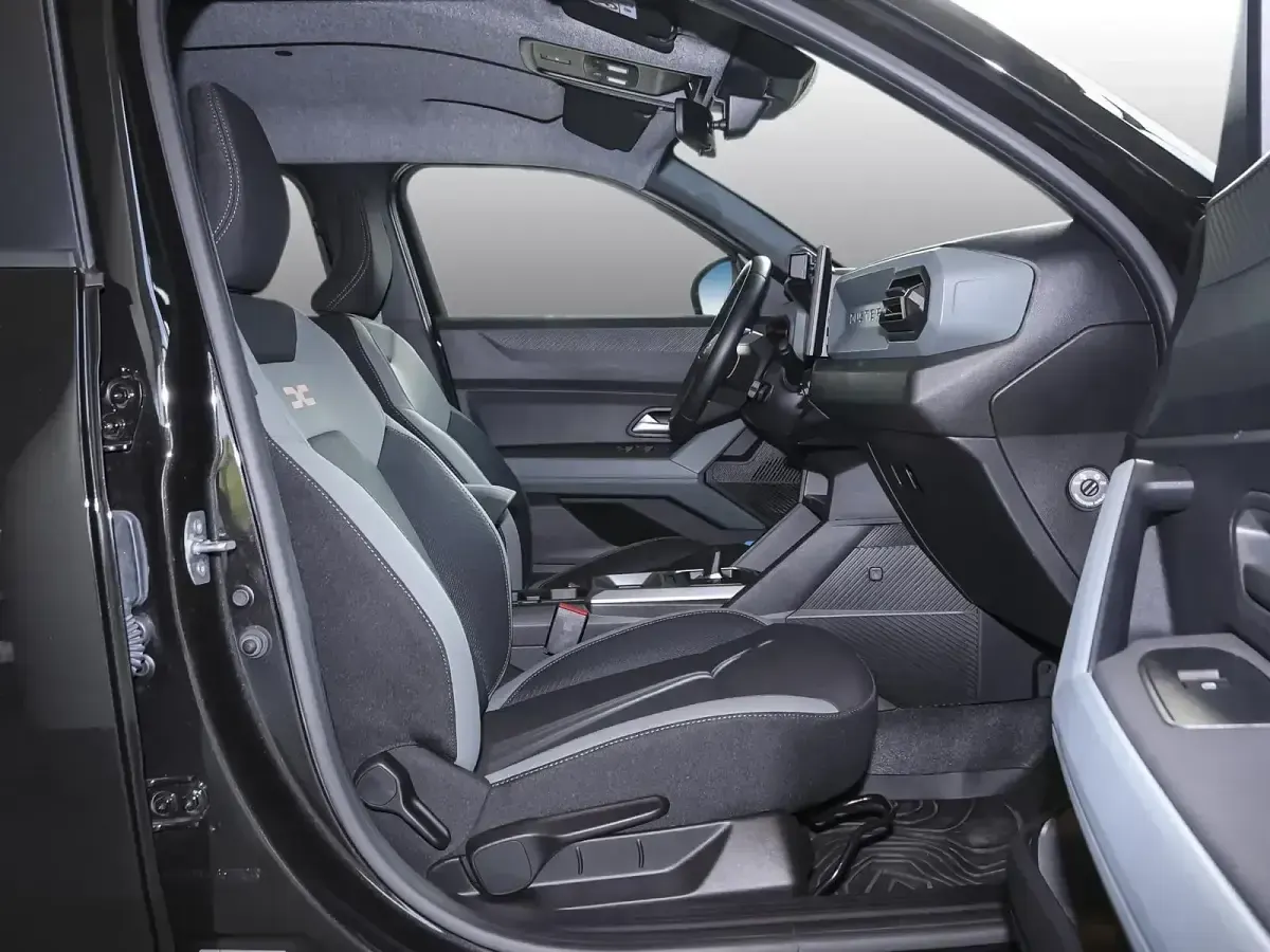 Gebraucht Dacia Duster Extreme 141 PS (103 kW) 2025 Perlmuttschwarz SUV