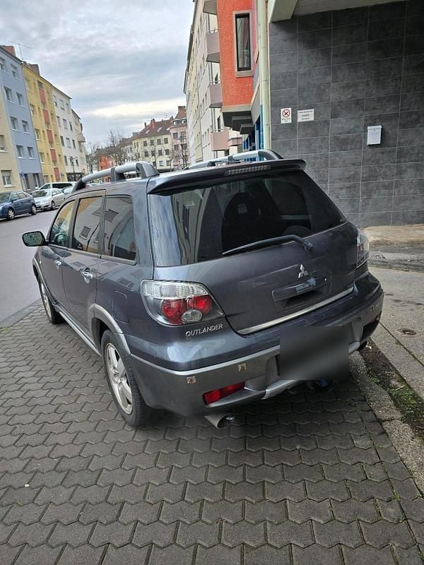 Grau Gebraucht 2005 Mitsubishi Outlander SUV | 3.850 € (Fairer Preis) - Bild 1/4