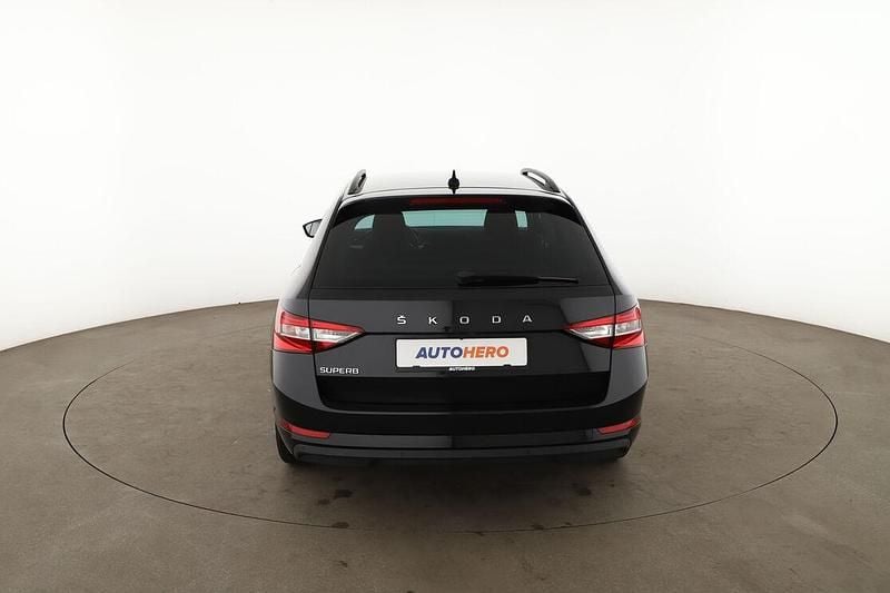 Gebraucht Skoda Superb Ambition 190 PS (139 kW) 2021 Schwarz Kombi