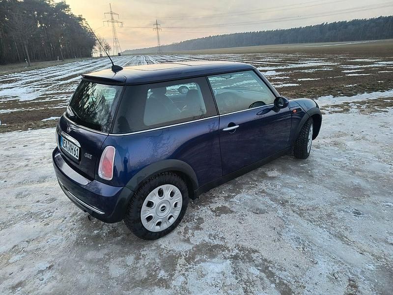 Gebraucht Mini ONE 90 PS (66 kW) 2005 Blau Kleinwagen