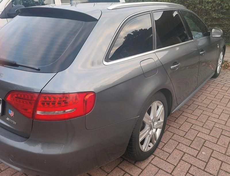 Gebraucht Audi A4 S-Line 190 PS (139 kW) 2011 Silber Kombi