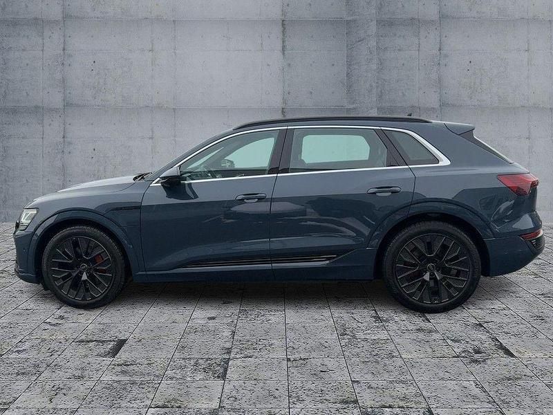 Gebraucht Audi Q8 e-tron S-Line 300 kW (408 PS) 2024 Blau SUV