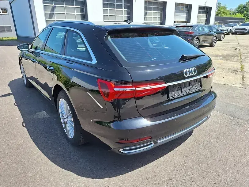 Gebraucht Audi A6 Design 204 PS (150 kW) 2022 Mythosschwarz metallic Limousine