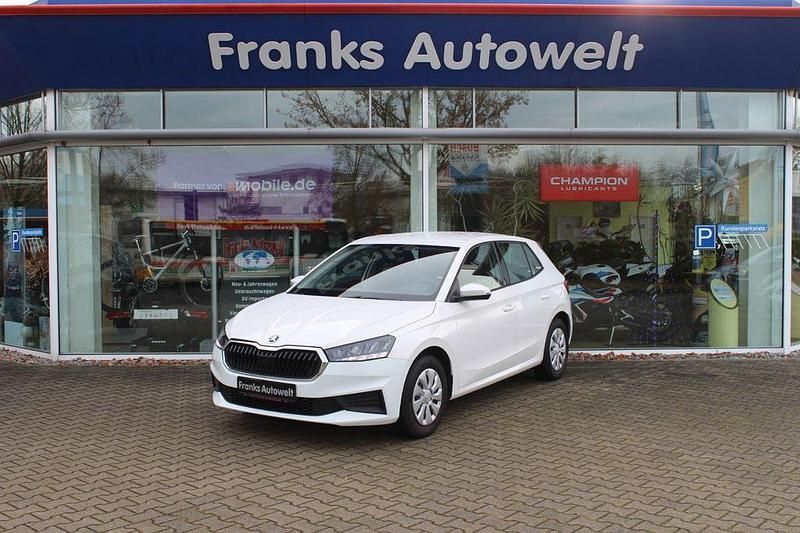 Gebraucht Skoda Fabia Active 65 PS (47 kW) 2022 Weiß Limousine