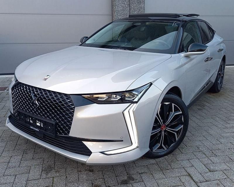 Weiß Gebraucht 2022 DS Automobiles DS4 Limousine | 21.962 € (Guter Preis) - Bild 1/4