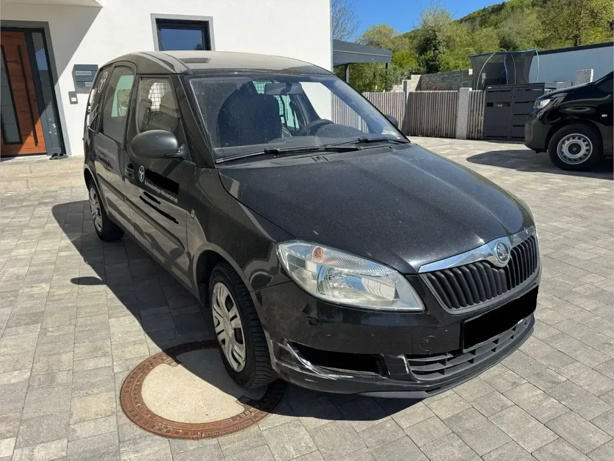 Gebraucht Skoda Roomster 69 PS (50 kW) 2013 Schwarz Van / Kleinbus