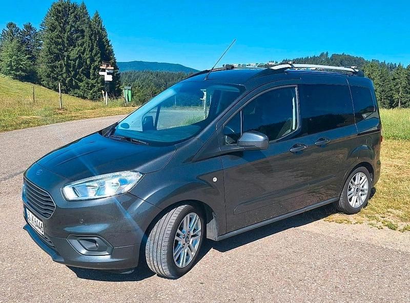 Grau Gebraucht 2018 Ford Courier Titanium Van / Kleinbus | 8.700 € (Fairer Preis) - Bild 1/4