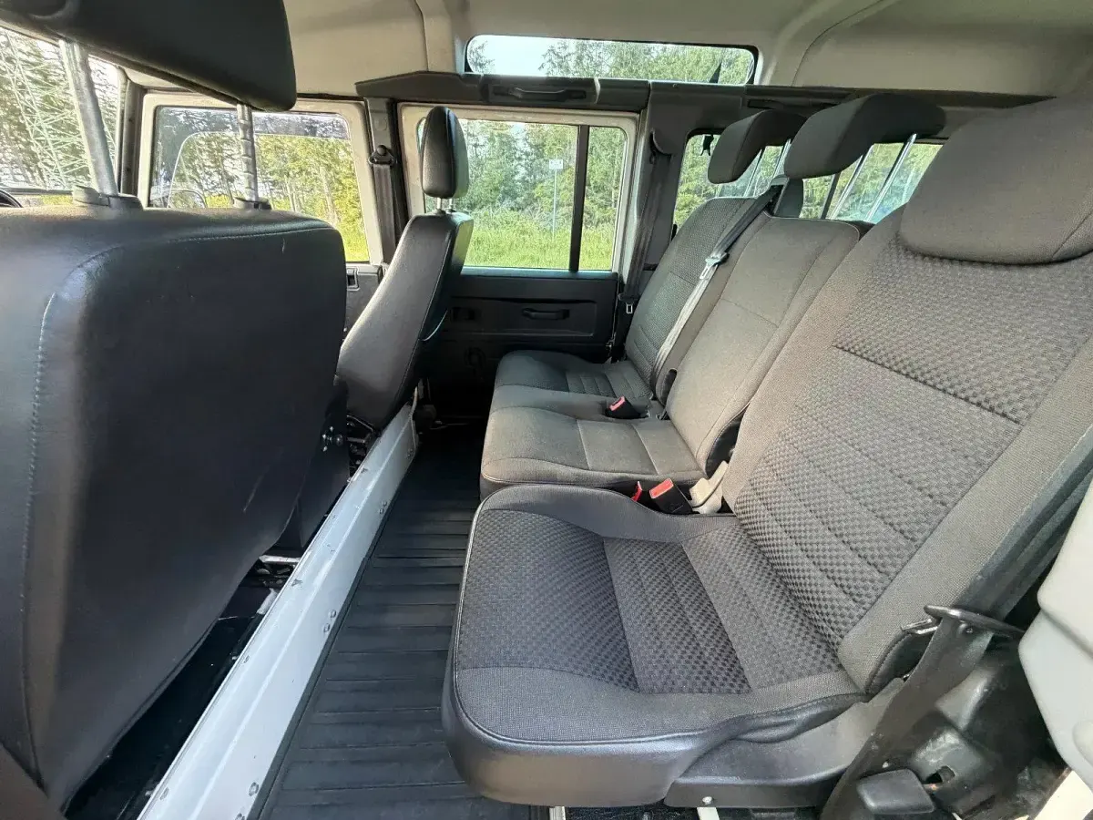 Gebraucht Land Rover Defender 110 PS (80 kW) 2008 Weiß SUV