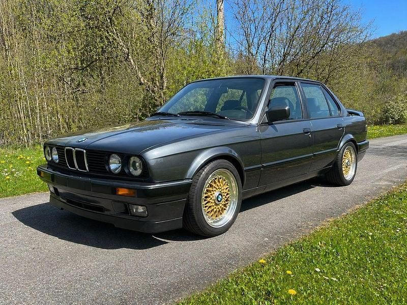 Brugt BMW 320 Performance 129 HK (94 kW) 1988 Grå Sedan