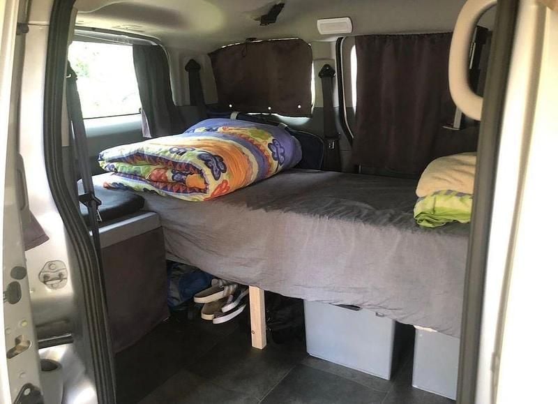 Gebraucht Nissan Evalia Tekna 150 PS (110 kW) 2016 Silber Van / Kleinbus