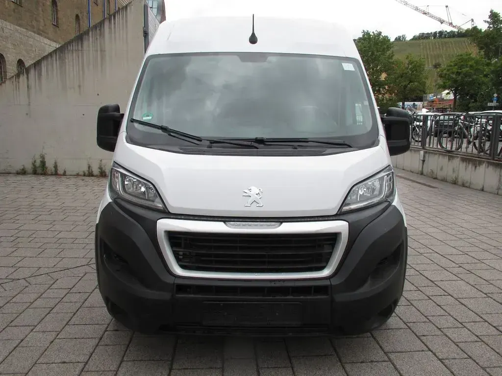Gebraucht Peugeot Boxer S 120 PS (88 kW) 2023 Weiß Van
