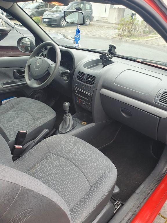 Gebraucht Renault Clio II Campus 58 PS (42 kW) 2010 Rot Limousine